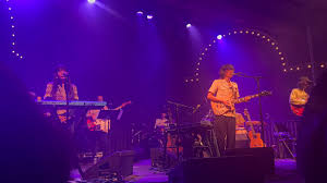Lamp live on tour